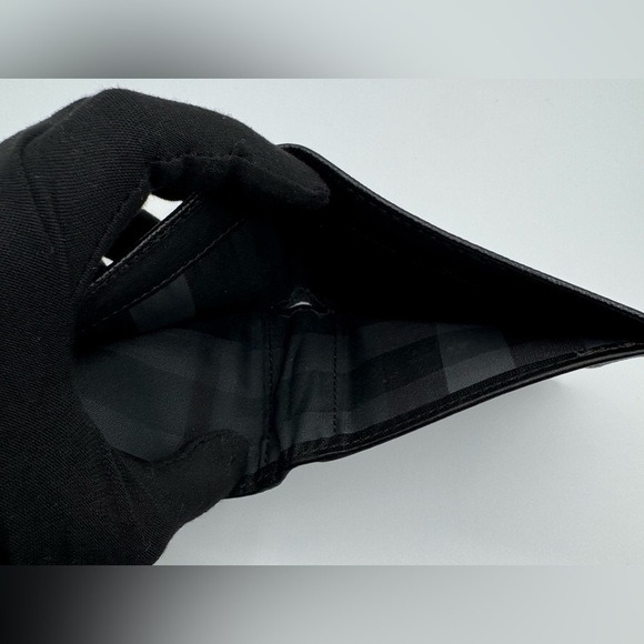 Men’s Wallet Bundle | Gucci, Burberry, Louis Vuitton and Tumi | Good Condition - Picture 5 of 13